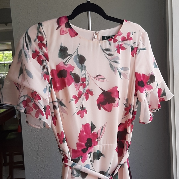 Dress - Picture 3 of 7